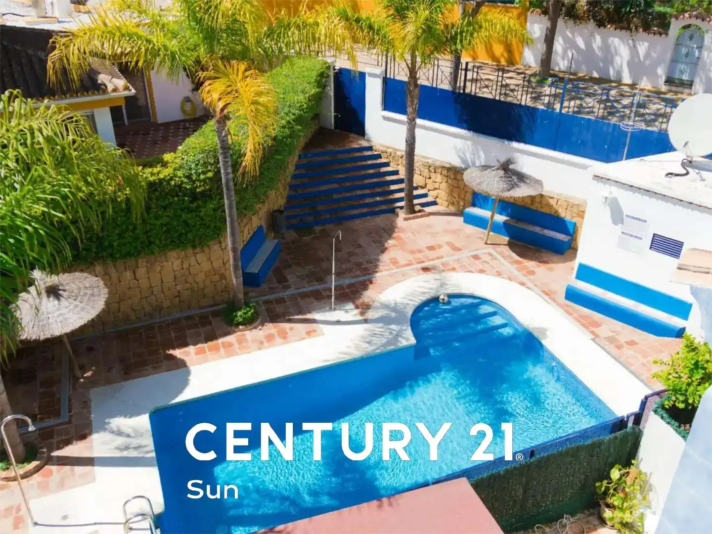 Vista exterior de Casa adosada en venta en Marbella con Aire acondicionado, Terraza y Balcón