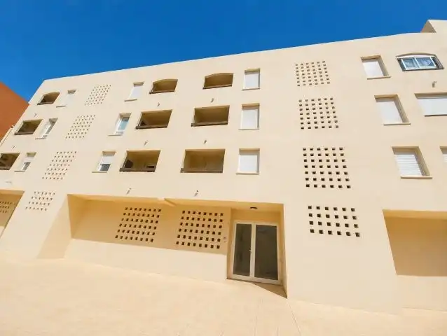 Vista exterior de Piso en venta en Manilva con Aire acondicionado, Calefacción y Jardín privado
