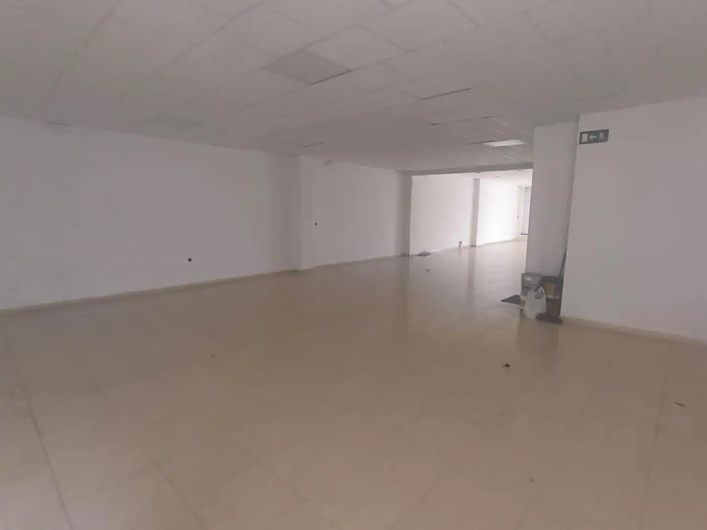 Local comercial en venda a Fonts dels Capellans - Sagrada Família, imagen 2