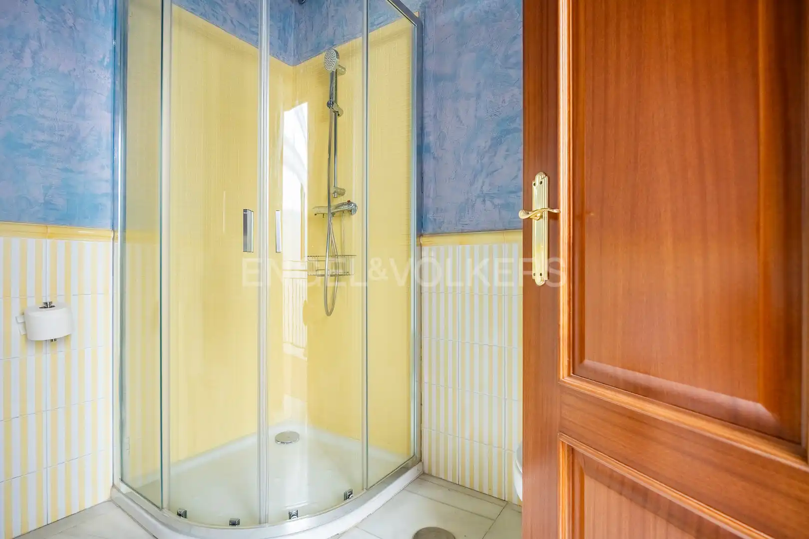 Bathroom of Houses for sale in Sevilla  with Air Conditioner, Heating and Storage room