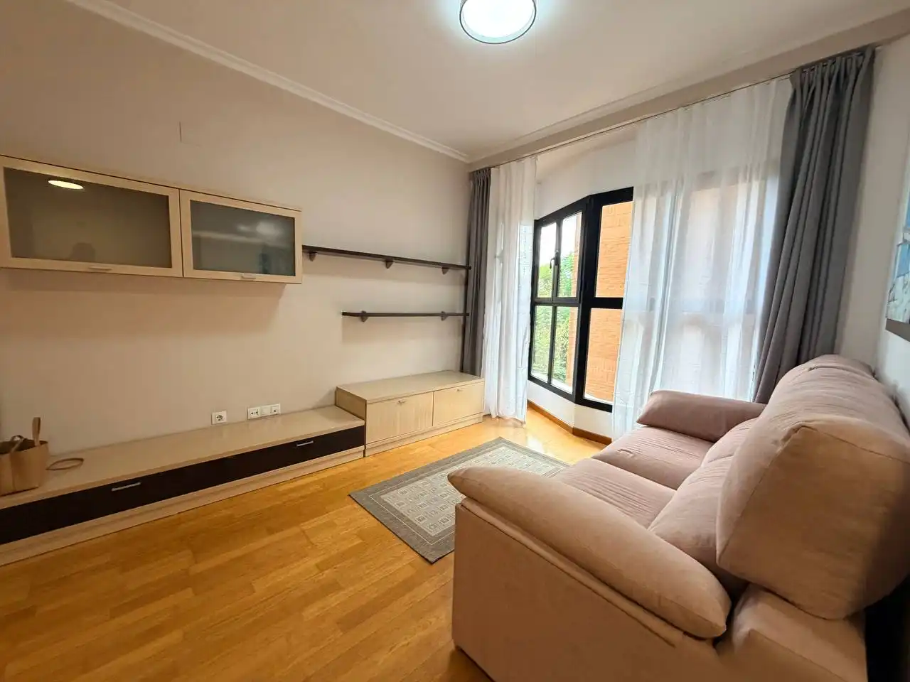 Sala de estar de Piso de alquiler en Gandia con Amueblado, TV y Balcón