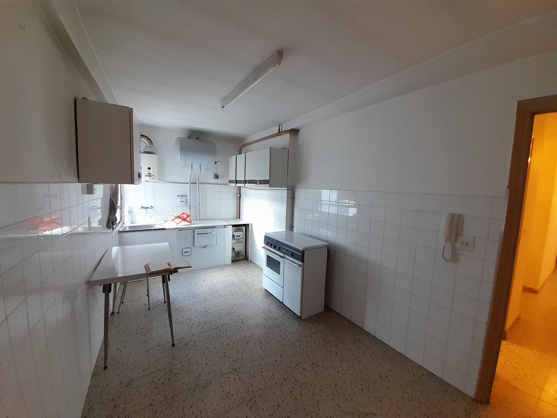 Cocina de Piso en venta en Ponferrada con Calefacción
