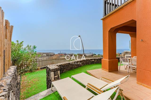 Casa adosada en Venta en De Las Higueras en Villasur de Herreros