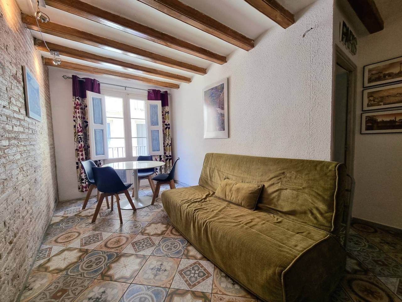 Exterior view of Flat to rent in  Barcelona Capital  with Air Conditioner and Furnished