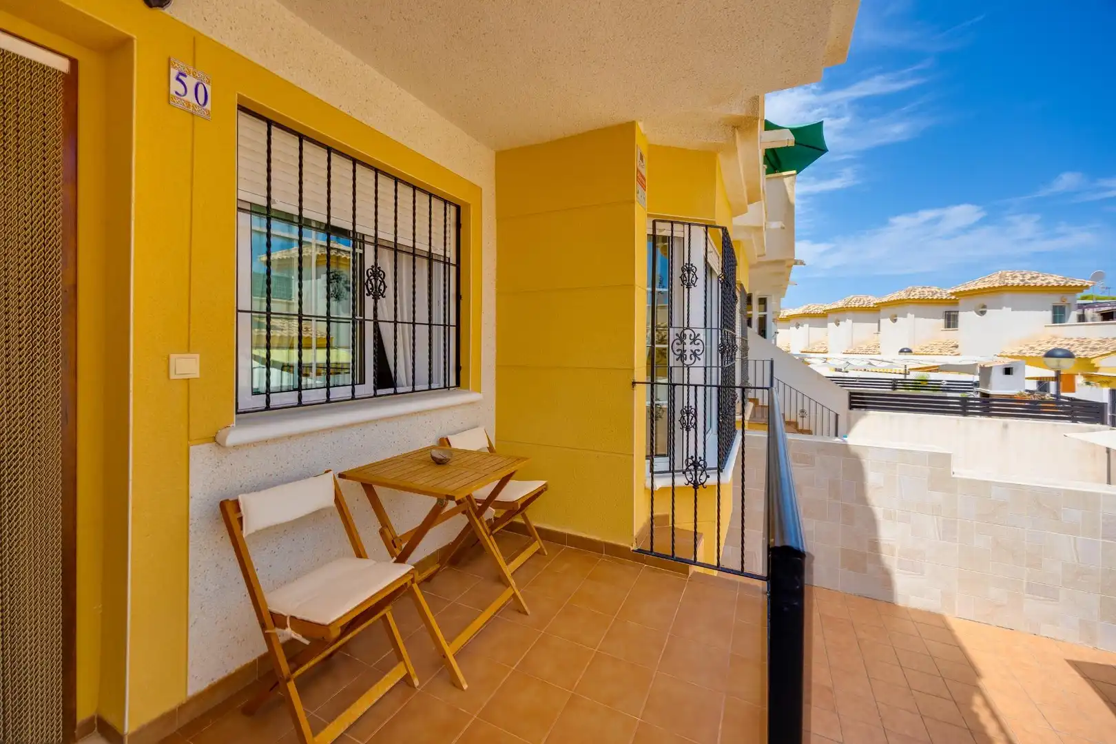 Terrassa de Casa o xalet en venda en Torrevieja amb Jardí privat, Terrassa i Moblat