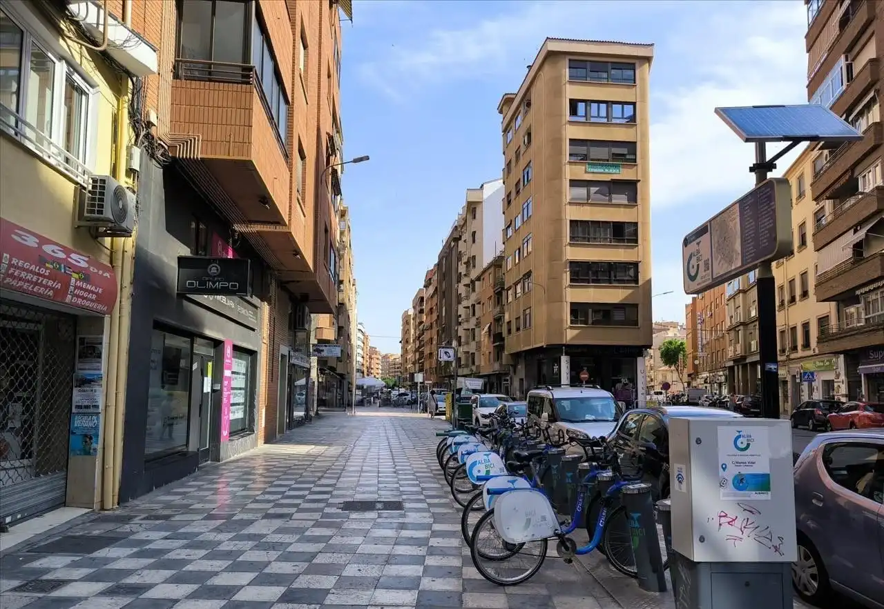 Vista exterior de Apartamento en venta en Albacete con Trastero