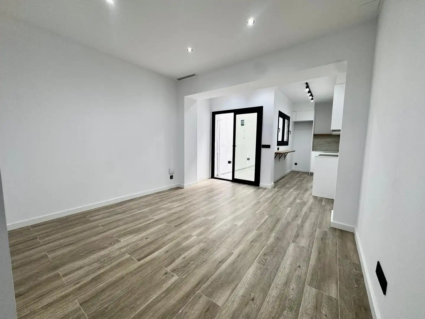 Ground floor for sale in Sabadell  with Air Conditioner, Heating and Private garden