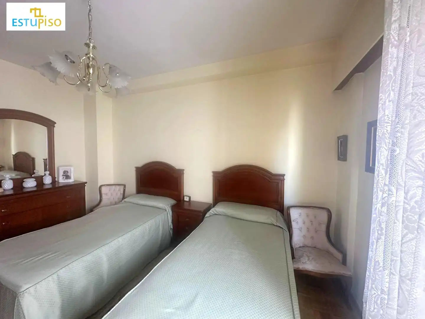 Habitación de Piso en venta en León Capital  con Calefacción, Terraza y Amueblado