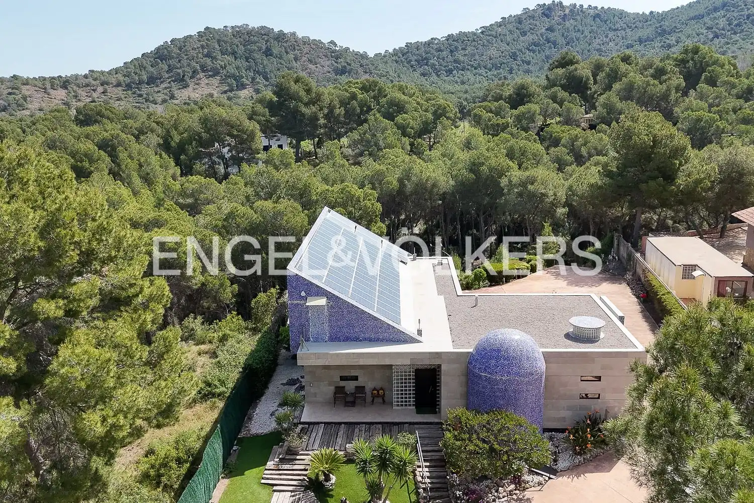 Exterior view of Houses for sale in Gilet  with Air Conditioner, Heating and Private garden