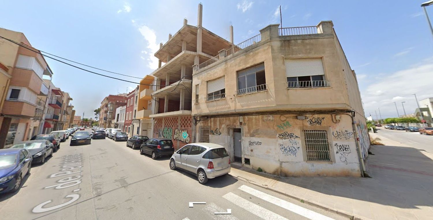 Vista exterior de Edifici en venda en Benicarló