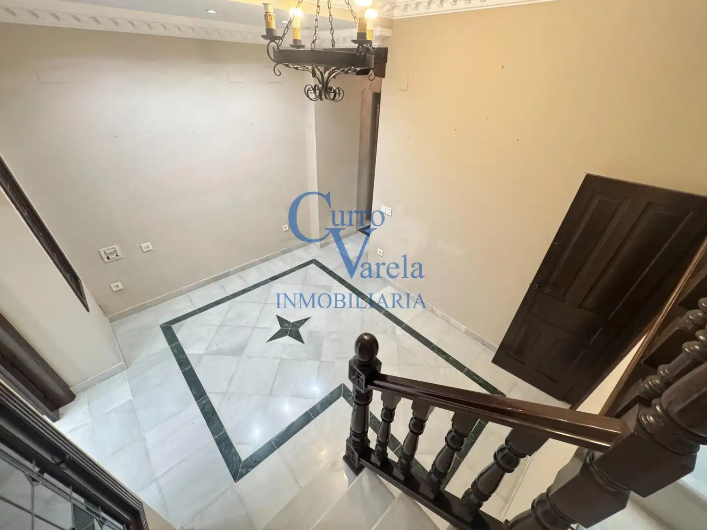Houses for sale in Dos Hermanas  with Air Conditioner, Heating and Storage room
