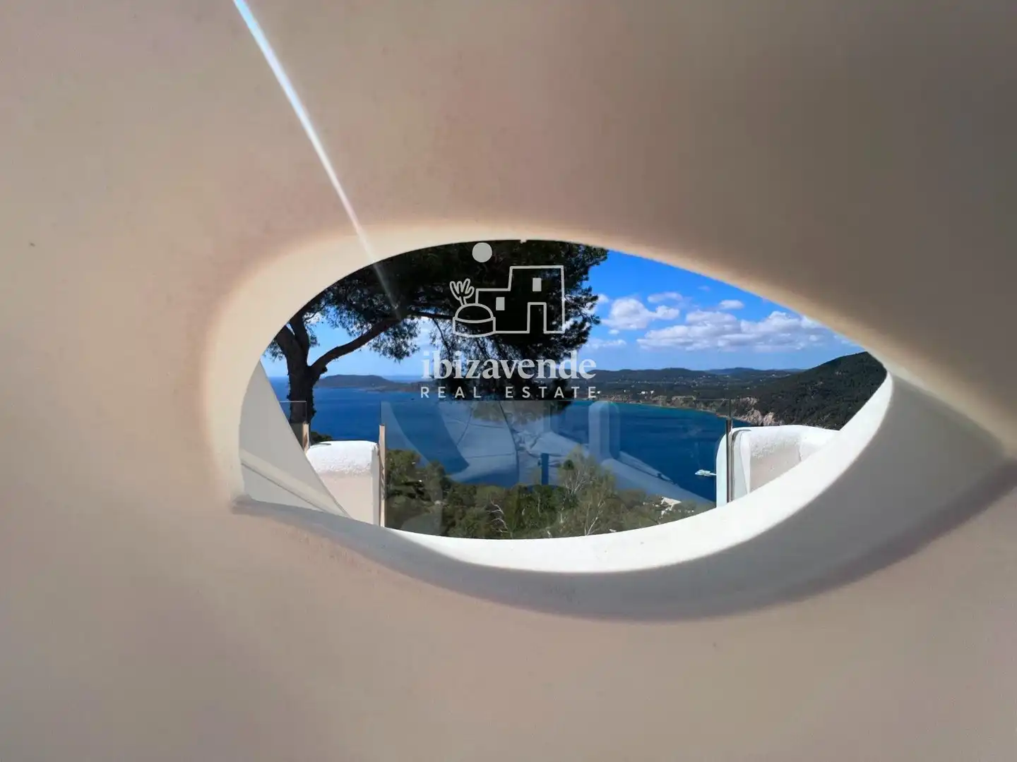 Vista exterior de Casa o xalet de lloguer en Sant Joan de Labritja amb Aire condicionat, Calefacció i Piscina