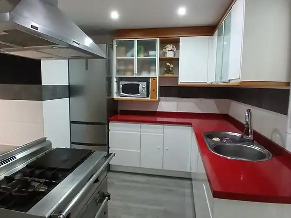 Küche von Wohnung zum Verkauf in Rafelbuñol / Rafelbunyol mit Klimaanlage, Terrasse und Abstellraum