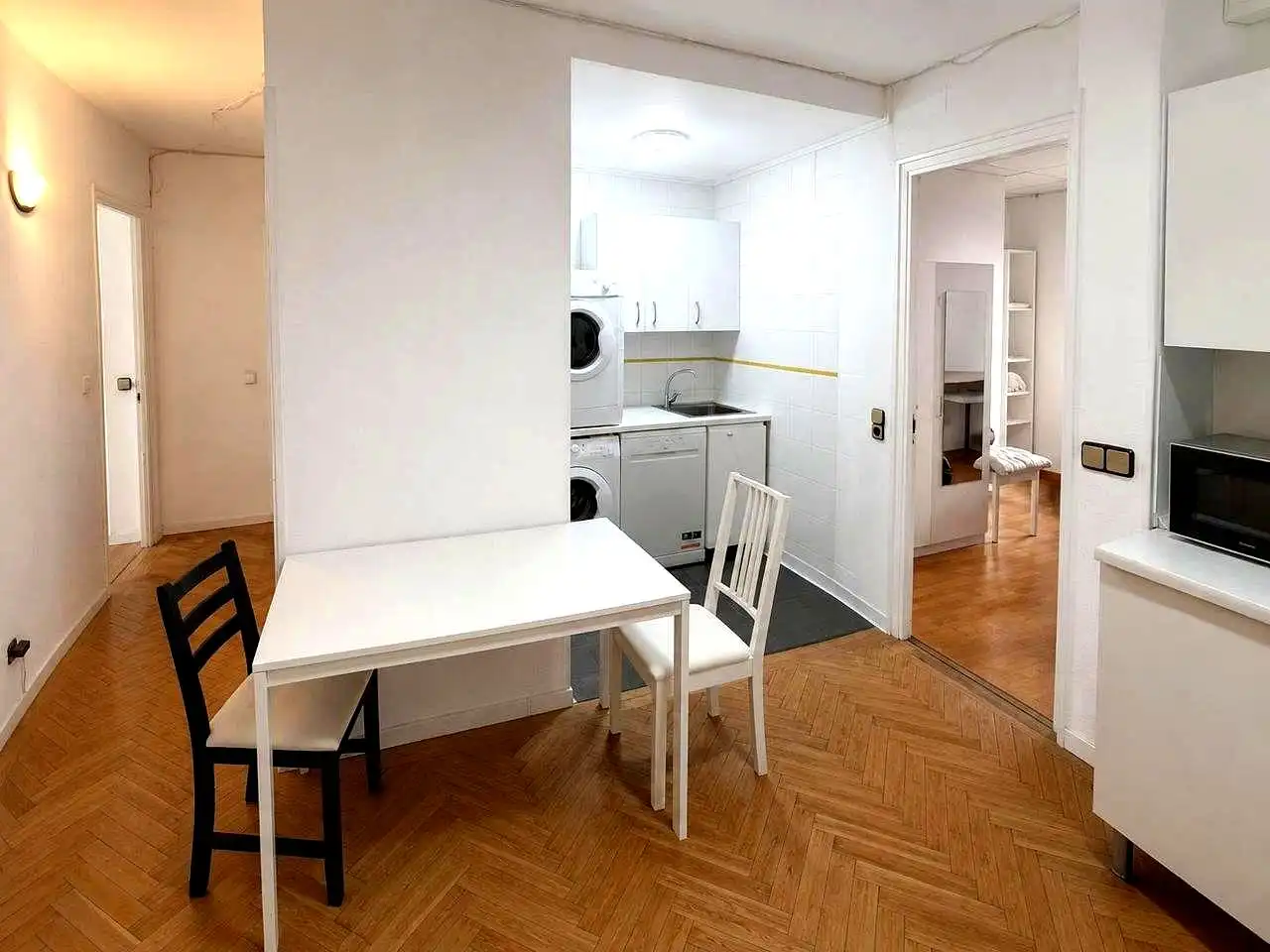 Bedroom of Flat for rent in Madrid  with Air Conditioner, Heating and Terrace