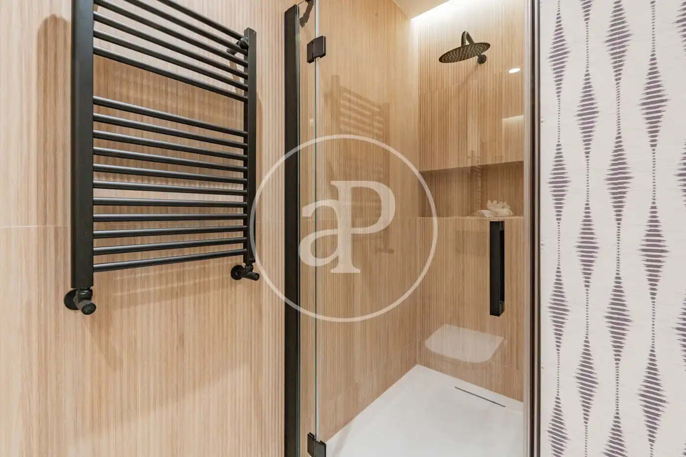 Baño de Piso en venta en Madrid con Aire acondicionado, Calefacción y Terraza