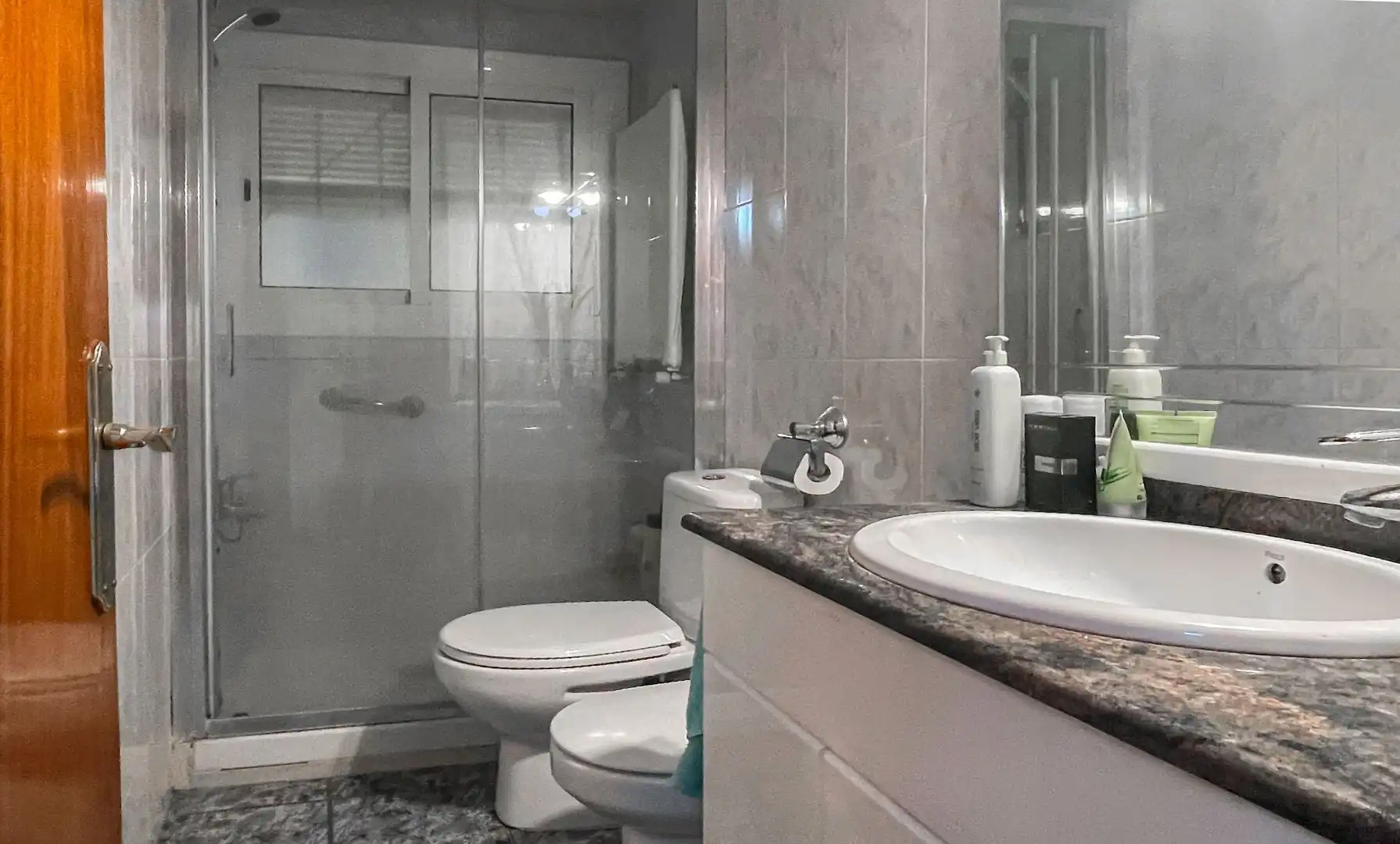 Bathroom of Flat for rent in Sant Boi de Llobregat  with Air Conditioner and Heating