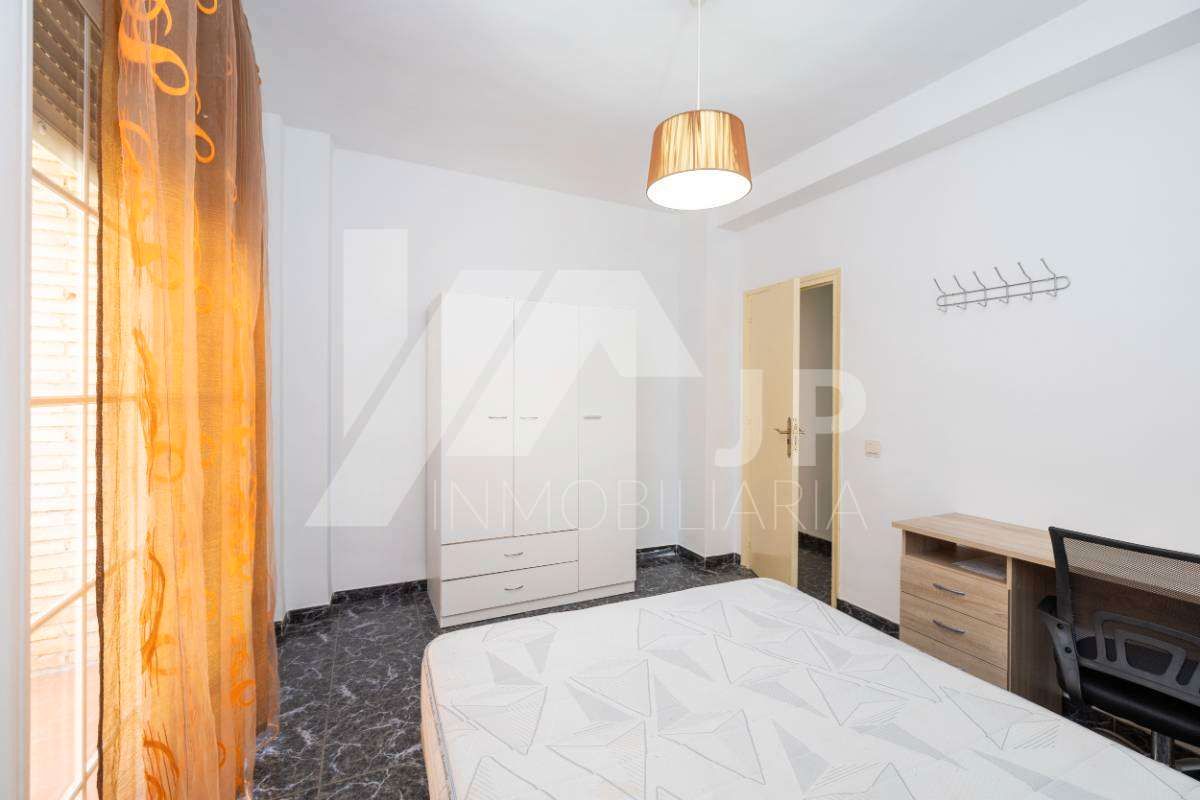 Bedroom of Flat to rent in  Granada Capital  with Furnished and Balcony