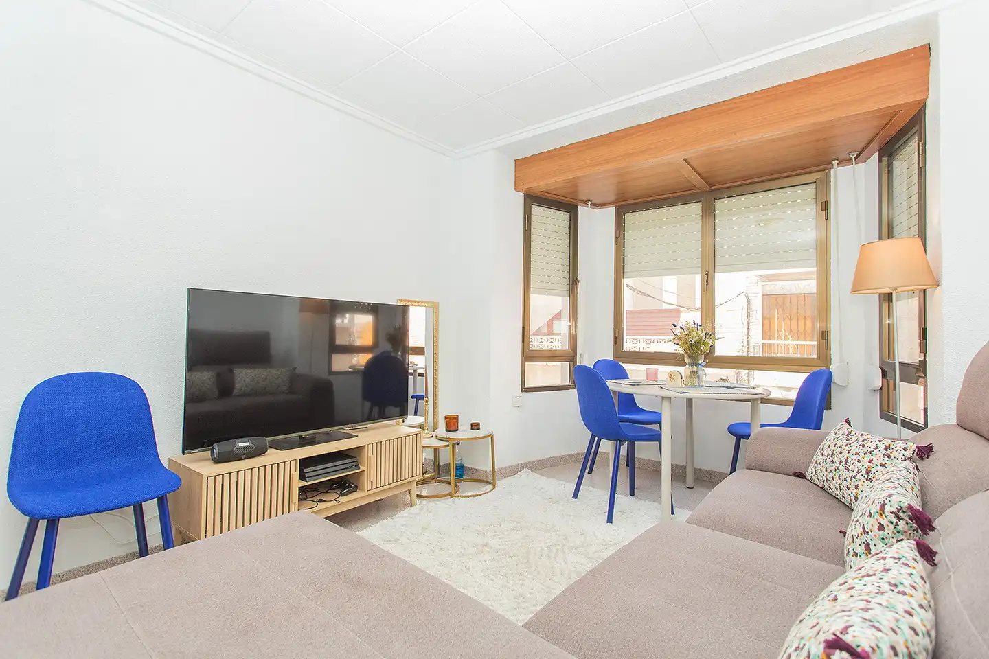 Sala de estar de Casa adosada en venta en Torrevieja con Aire acondicionado, Amueblado y Horno
