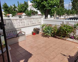 Jardí de Casa adosada de lloguer en Cunit amb Terrassa, Moblat i Forn