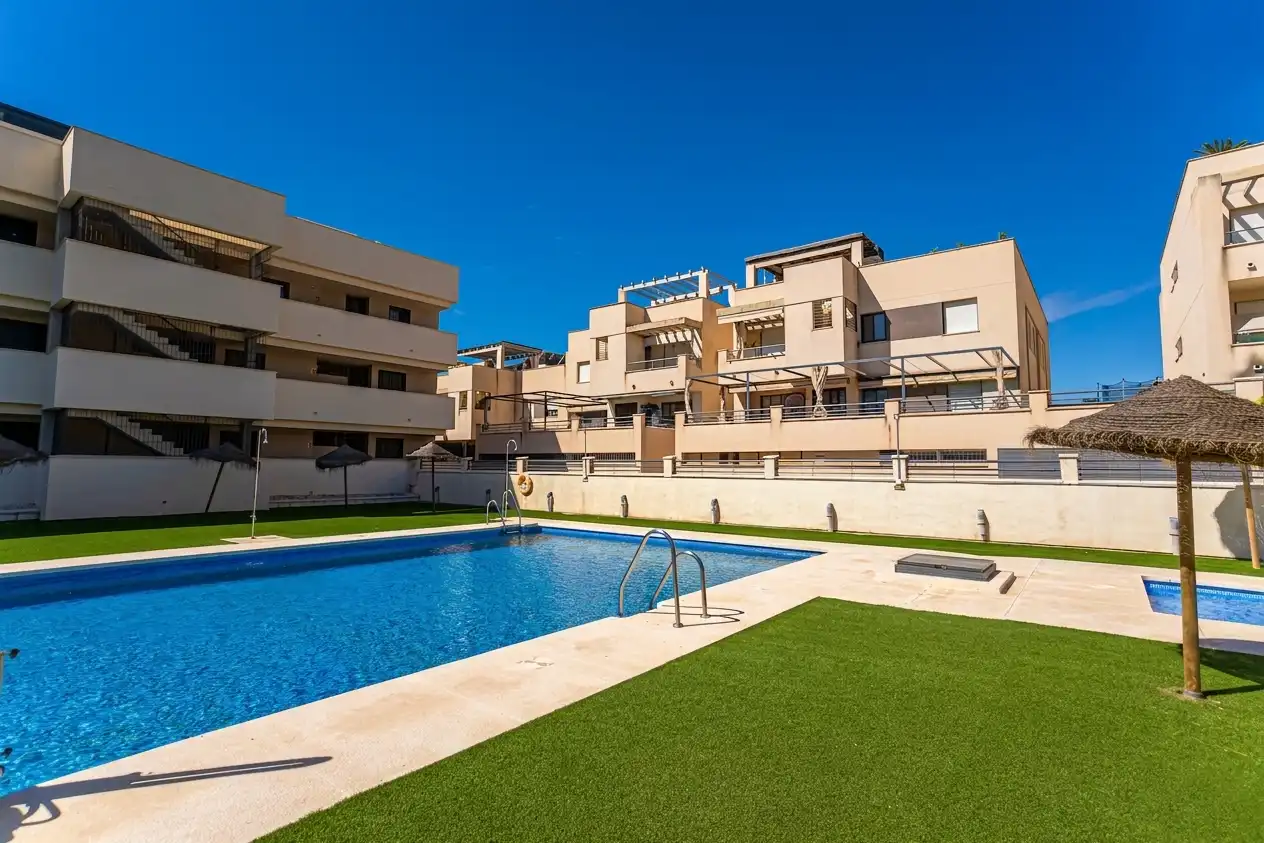 Swimming pool of Flat for sale in Vélez-Málaga  with Air Conditioner, Terrace and Community pool