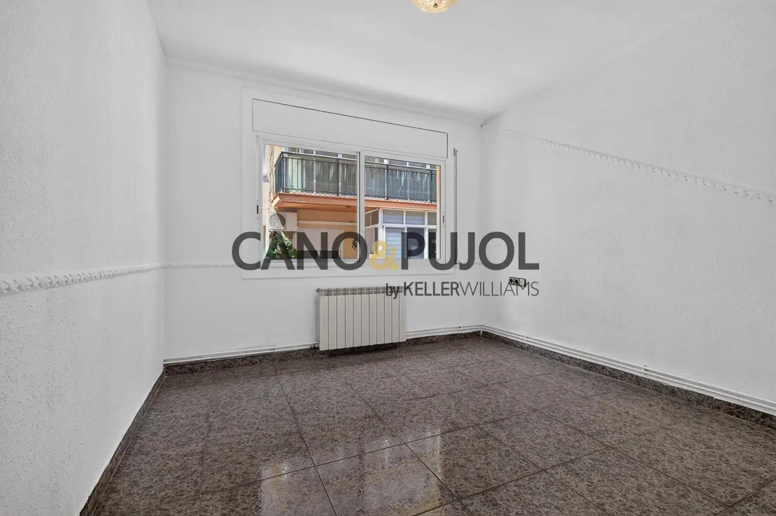 Vista exterior de Piso en venta en Palau-solità i Plegamans con Calefacción y Terraza