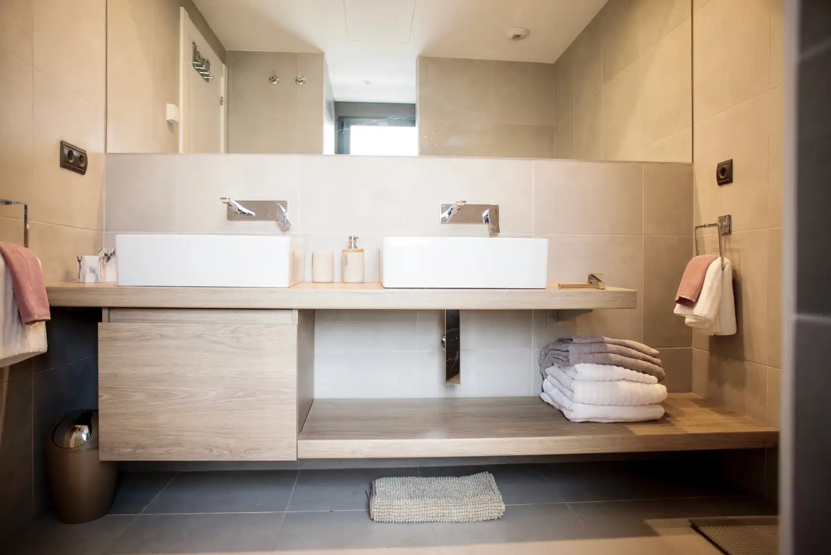 Bathroom of Houses for rent in Estepona  with Air Conditioner, Private garden and Swimming Pool