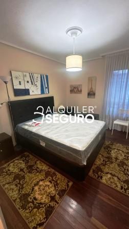 Habitación de Piso de alquiler en Bilbao  con Calefacción y Amueblado