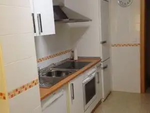 Cuina de Pis en venda en Miño amb Calefacció, Forn i Rentadora
