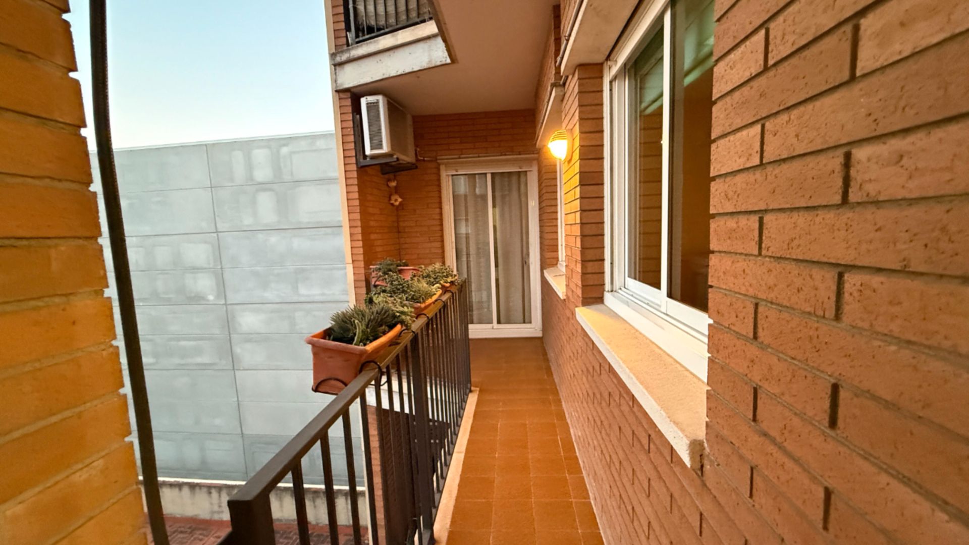 Balcony of Flat for sale in Cornellà de Llobregat  with Air Conditioner, Heating and Furnished