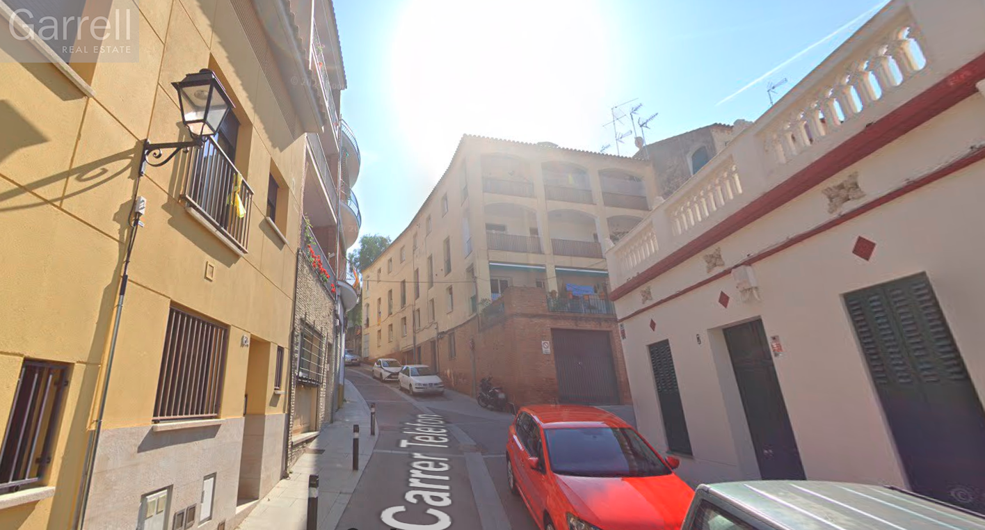 Vista exterior de Pis en venda en Tiana amb Terrassa i Balcó