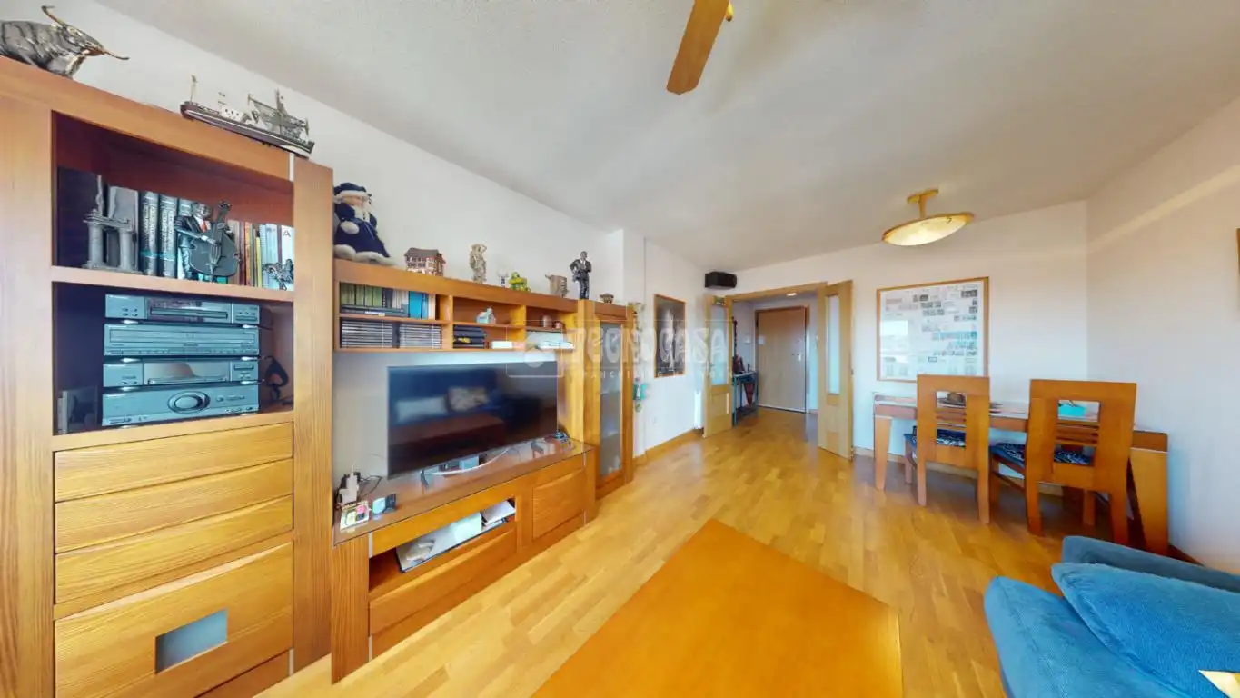 Sala de estar de Piso en venta en Azuqueca de Henares con Aire acondicionado, Calefacción y Piscina comunitaria