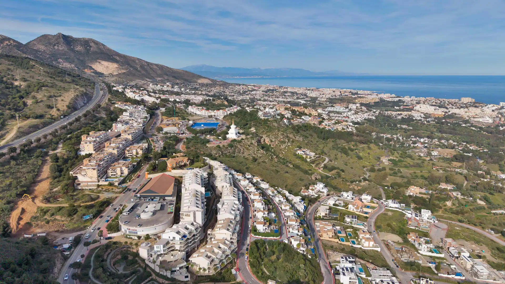 Vista exterior de Ático en venta en Benalmádena con Jardín privado, Alarma y Piscina comunitaria