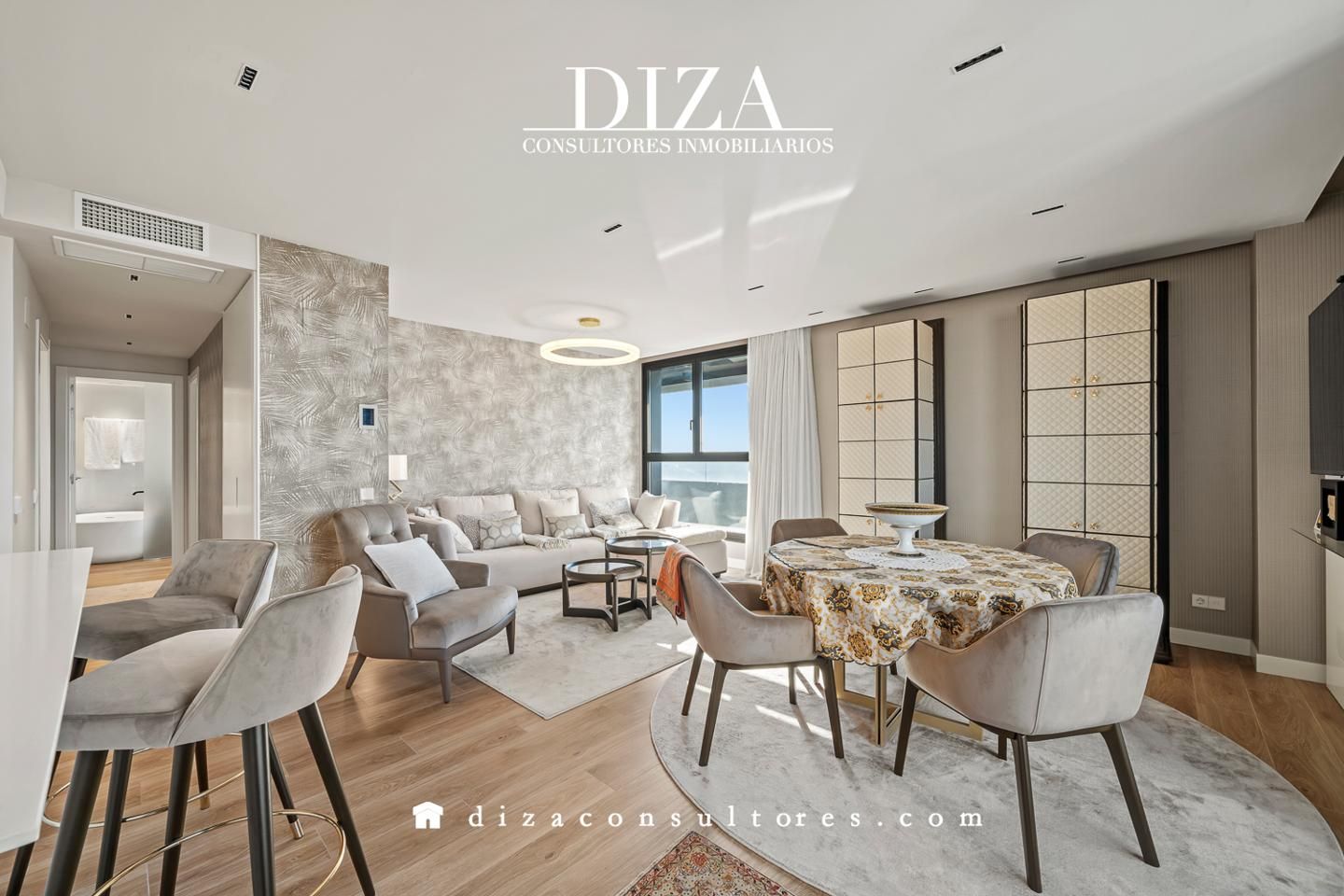 Living room of Flat for sale in  Madrid Capital  with Air Conditioner, Heating and Private garden