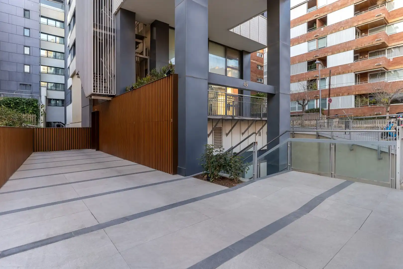 Außenansicht von Gebäude zur Miete in Barcelona mit Alarm