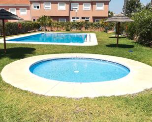 Piscina de Casa o xalet en venda en Vélez-Málaga amb Terrassa, Piscina i Moblat