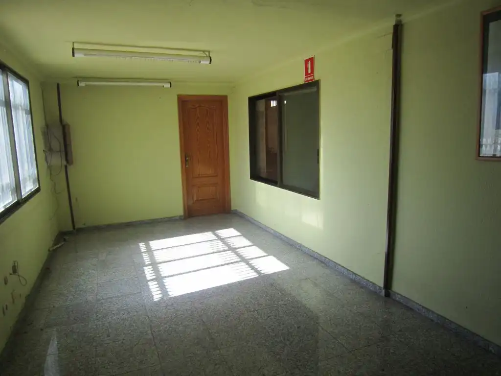 Fabrikhallen zum Verkauf in Calle ALMALAFA, El Grao