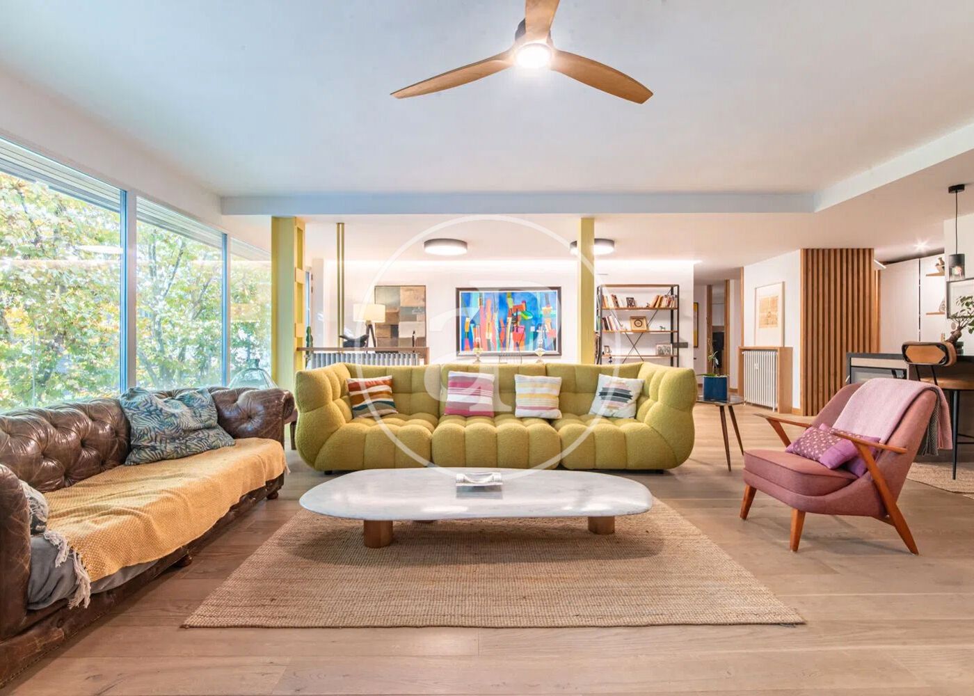 Sala d'estar de Pis en venda en  Madrid Capital amb Aire condicionat, Calefacció i Jardí privat