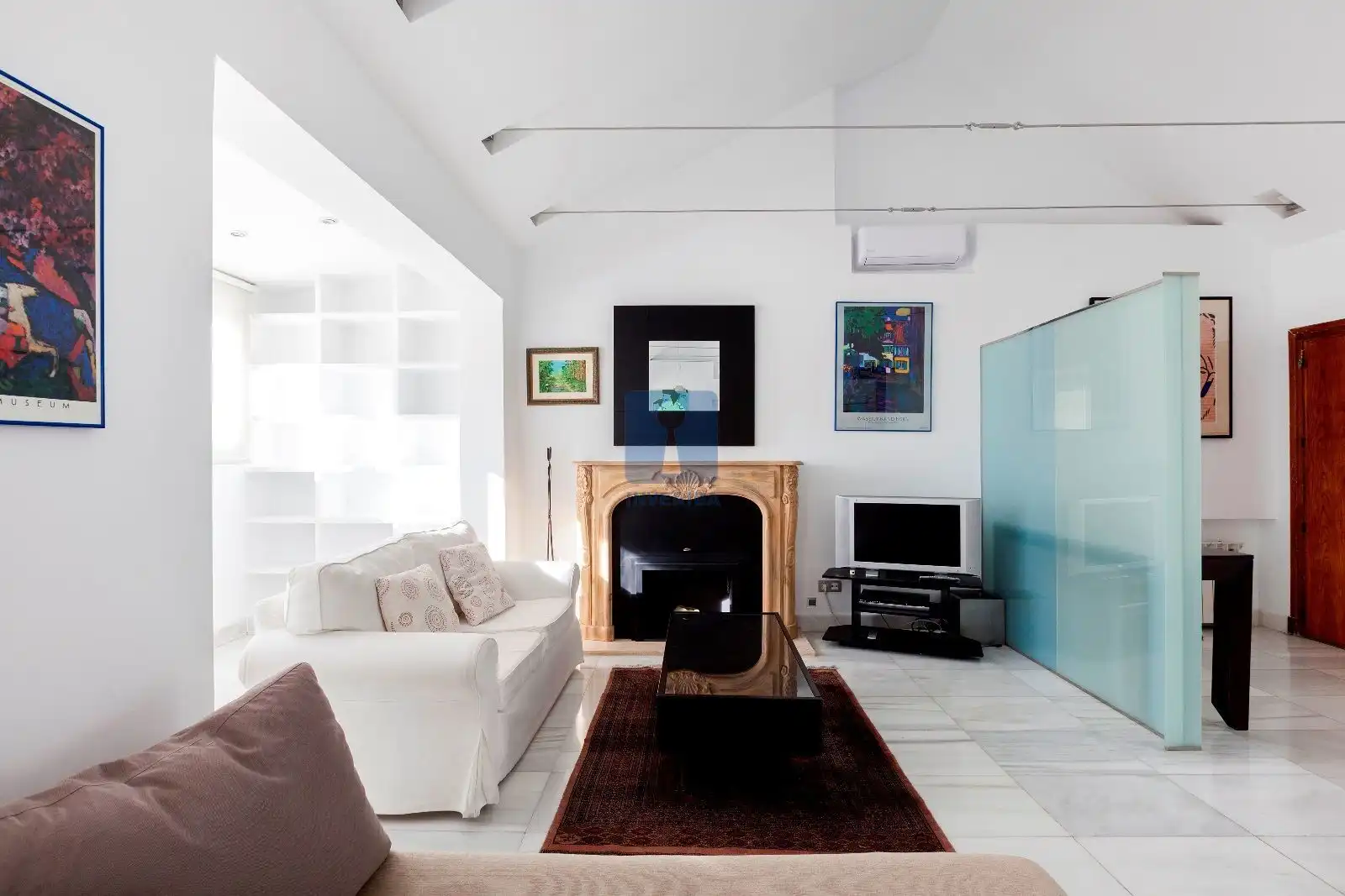 Living room of Attic for rent in Madrid  with Air Conditioner, Heating and Storage room