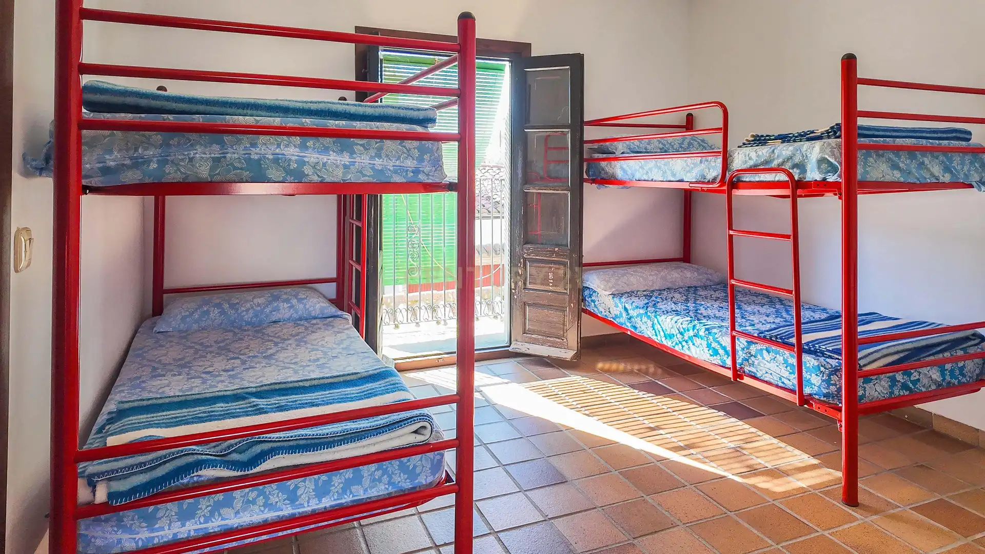 Habitación de Edificio en venta en Torrejón el Rubio, Cáceres