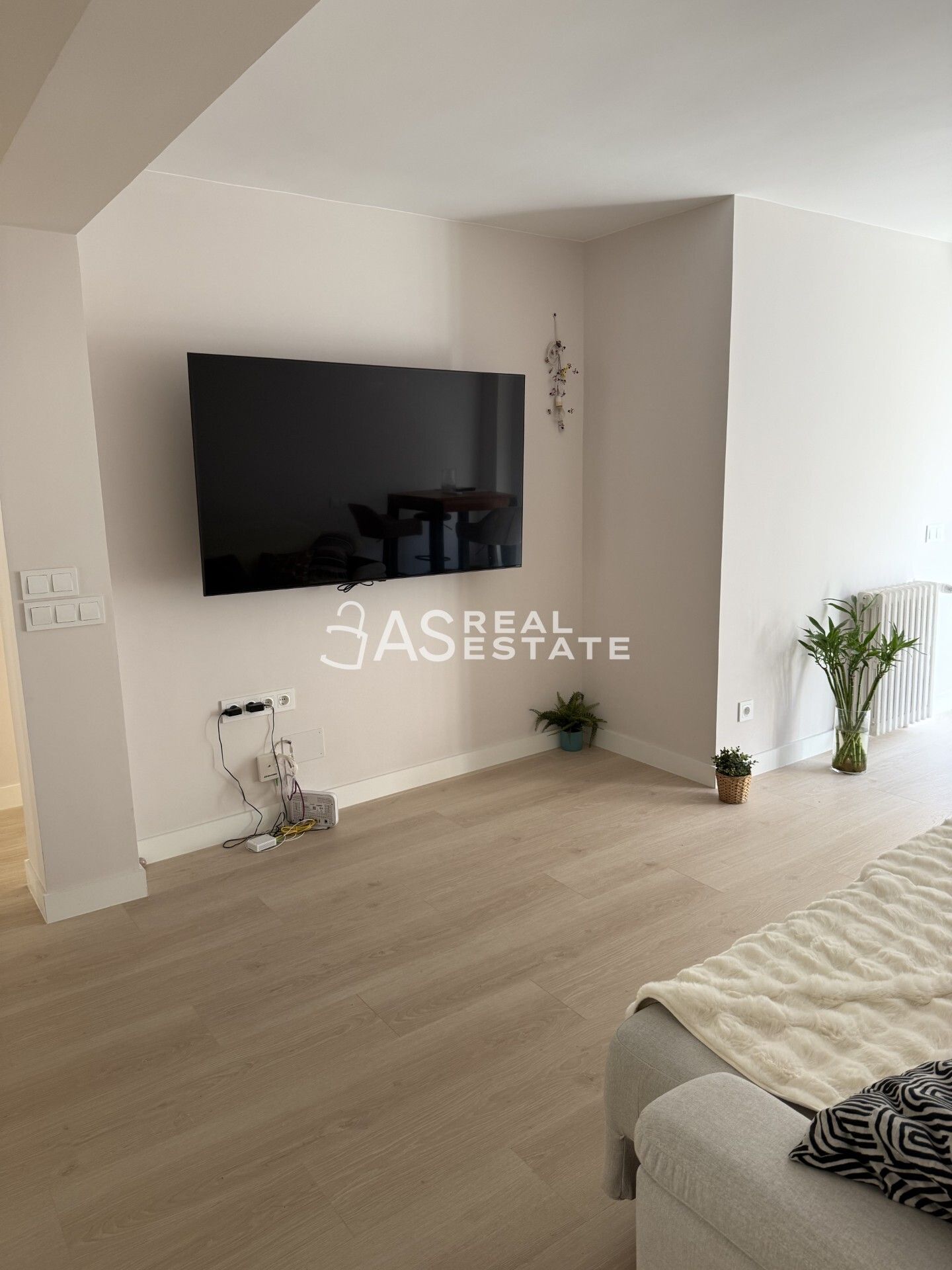 Sala d'estar de Pis en venda en  Madrid Capital amb Aire condicionat