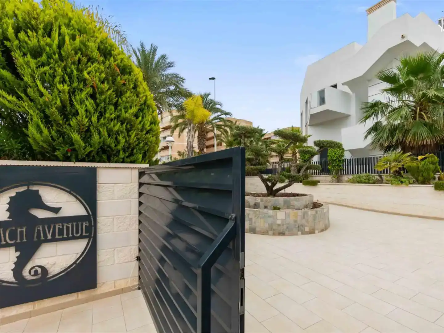 Exterior view of Attic for rent in Los Arenales del Sol