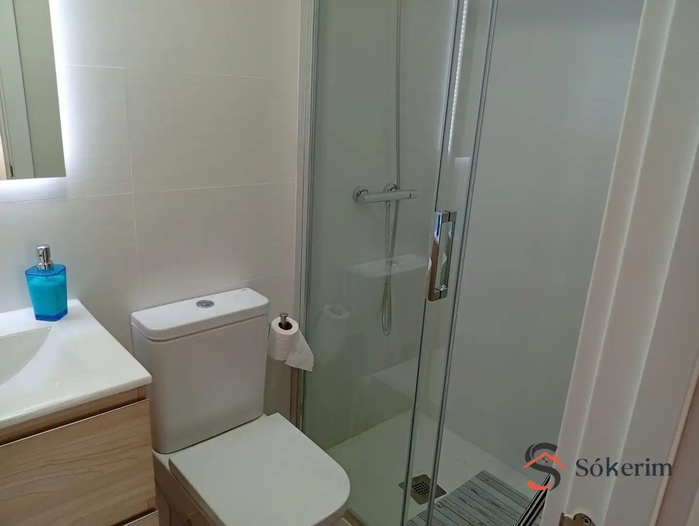 Baño de Piso en venta en Madrid con Aire acondicionado, Calefacción y Jardín privado