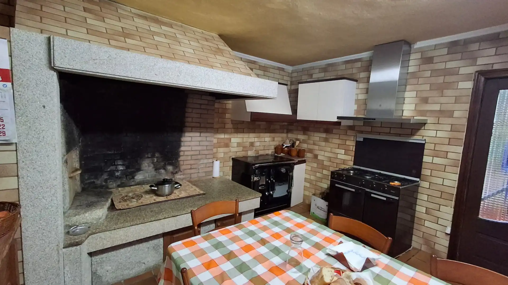 Cocina de Casa o chalet en venta en A Pobra do Caramiñal con Aire acondicionado, Calefacción y Jardín privado