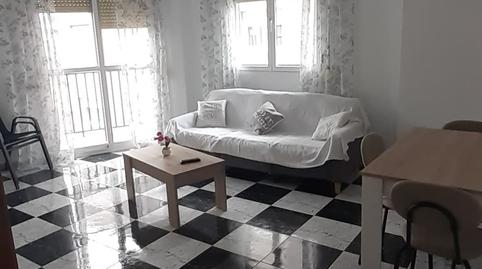 Photo 2 of Flat to rent in Granada, Centro- San Felipe - Huerta Fava, La Línea de la Concepción