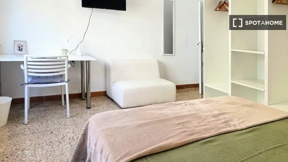 Schlafzimmer von Wohnung zur untervermieten in Burjassot mit Klimaanlage, Terrasse und Möbliert