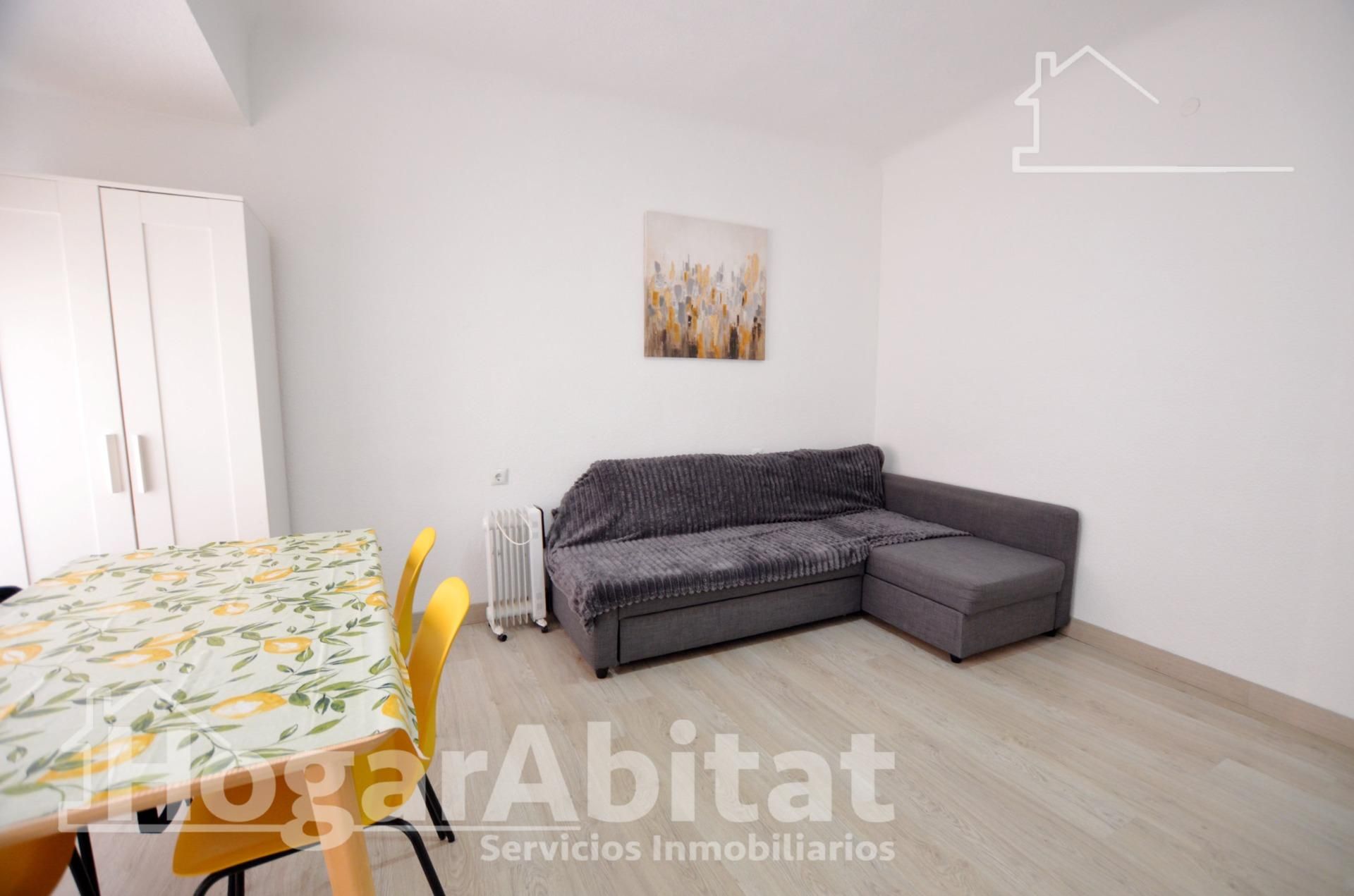 Living room of Flat for sale in Alicante / Alacant  with Air Conditioner, Heating and Storage room