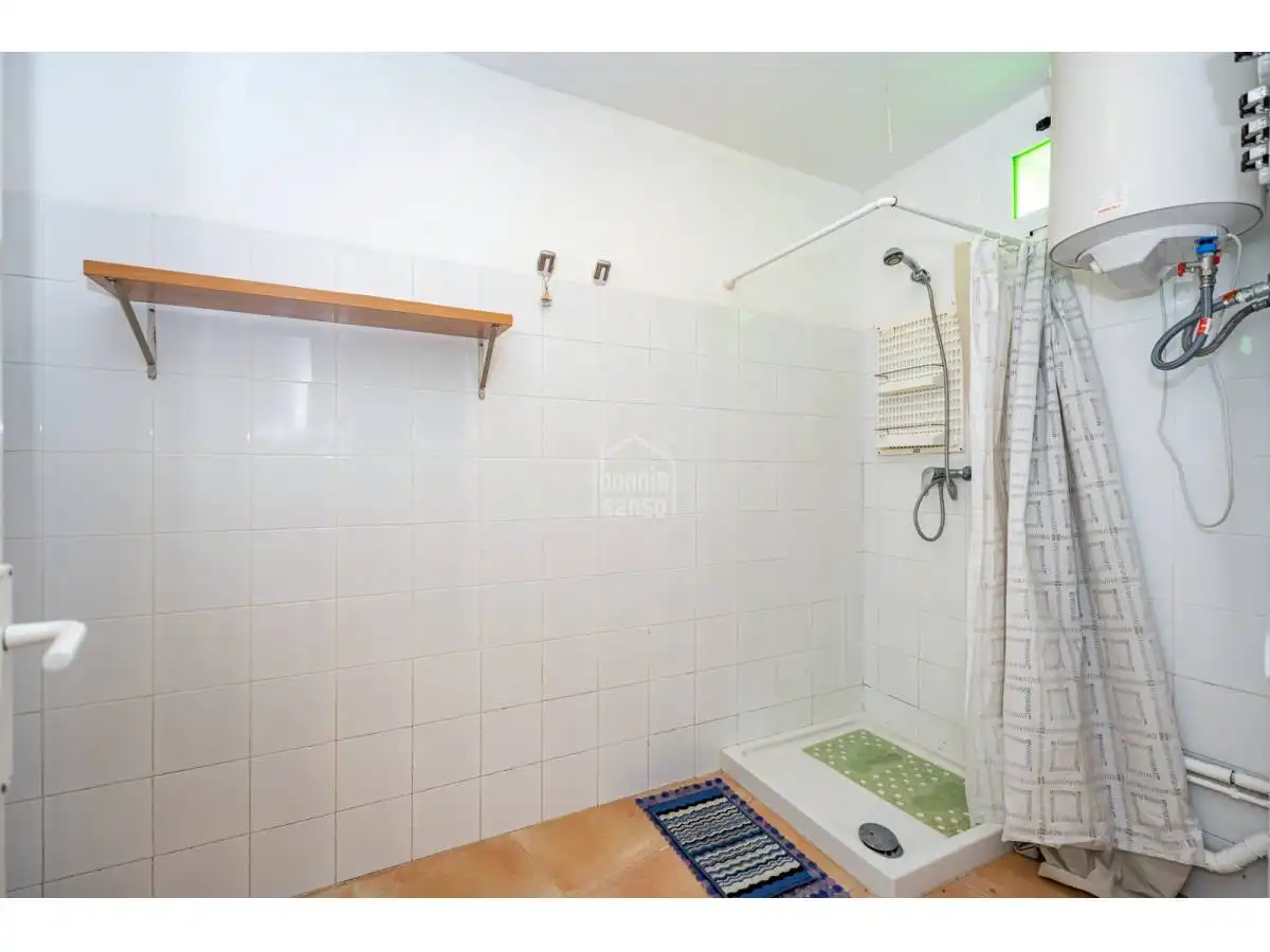 Badezimmer von Geschaftsraum zum Verkauf in Sant Lluís