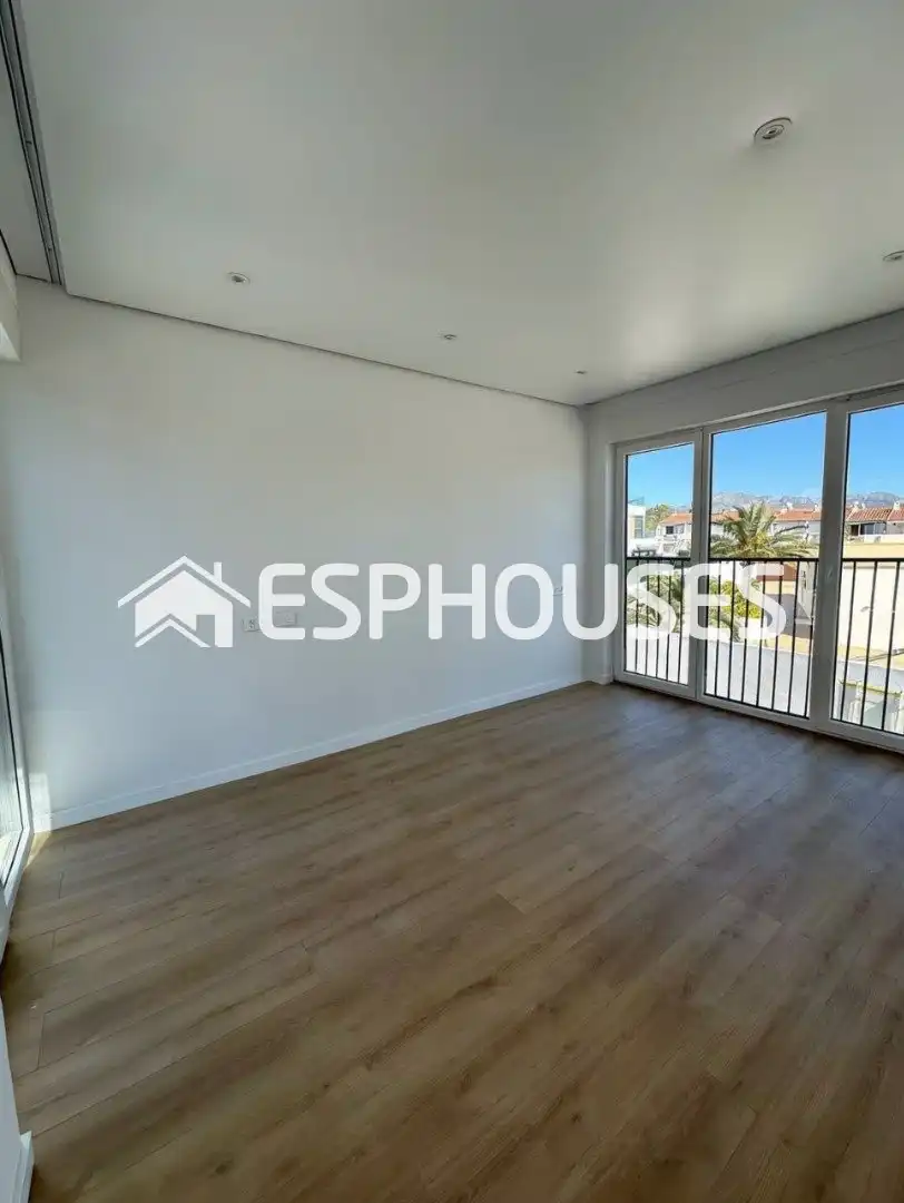 Bedroom of Houses for sale in La Nucia  with Air Conditioner, Terrace and Swimming Pool