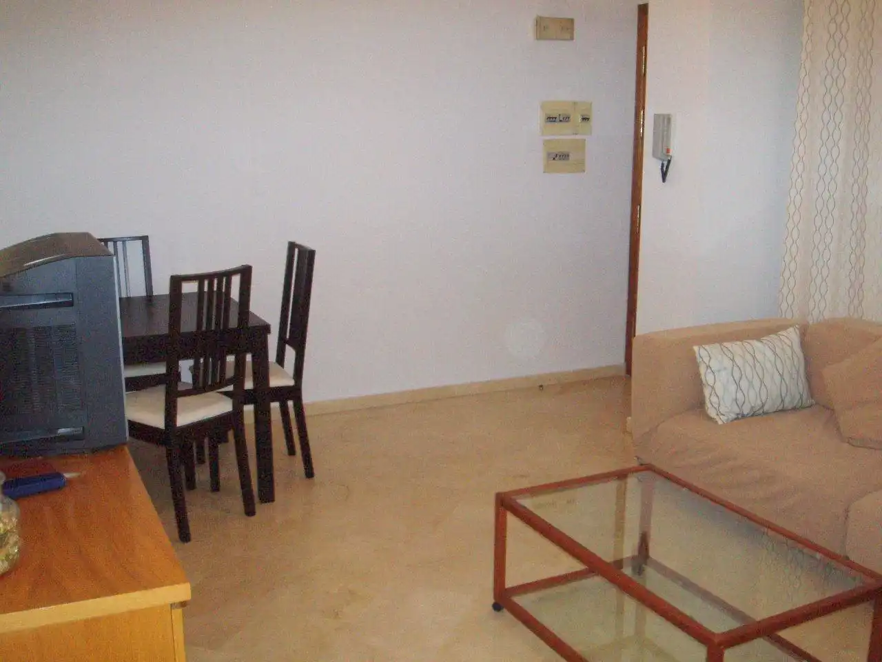 Sala de estar de Apartamento de alquiler en Sevilla con Aire acondicionado, Calefacción y Horno