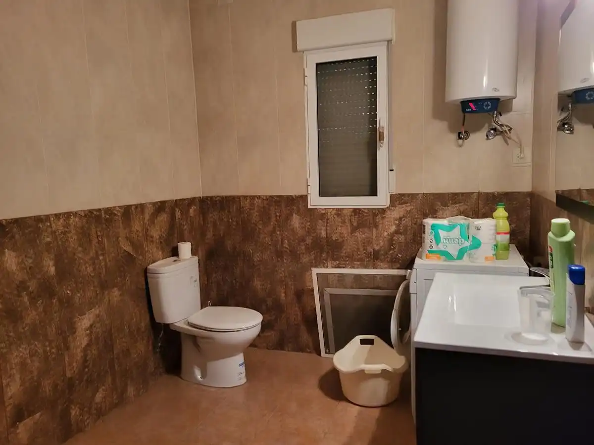 Bany de Casa o xalet en venda en Sisante amb Calefacció, Jardí privat i Terrassa